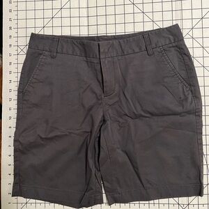 Caslon EUC dark gray mid thigh shorts